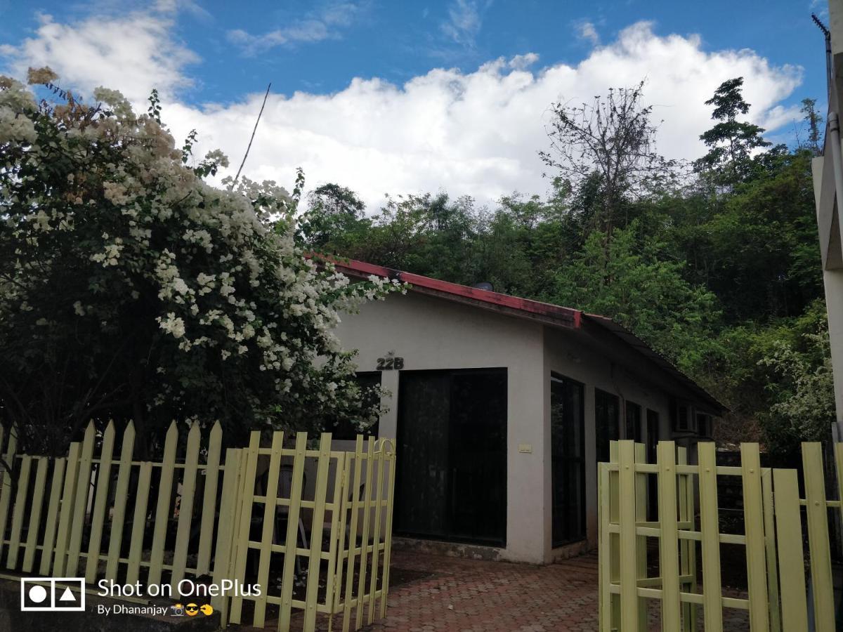 Chalet Casa Amor, Perfect Home Amidst Tranquility Karjat Esterno foto